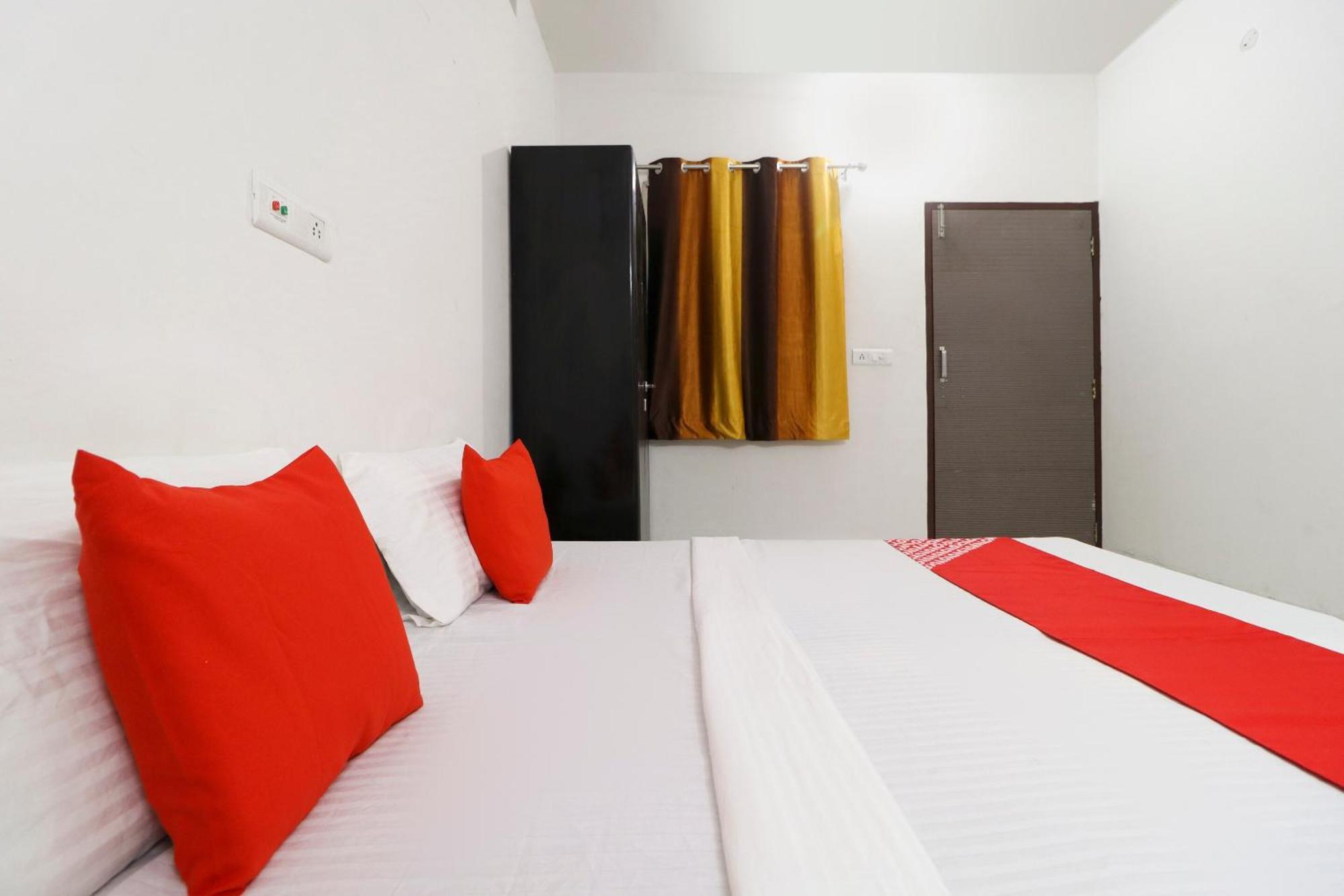 Hotel O Sky Garden Ludhiana Bagian luar foto