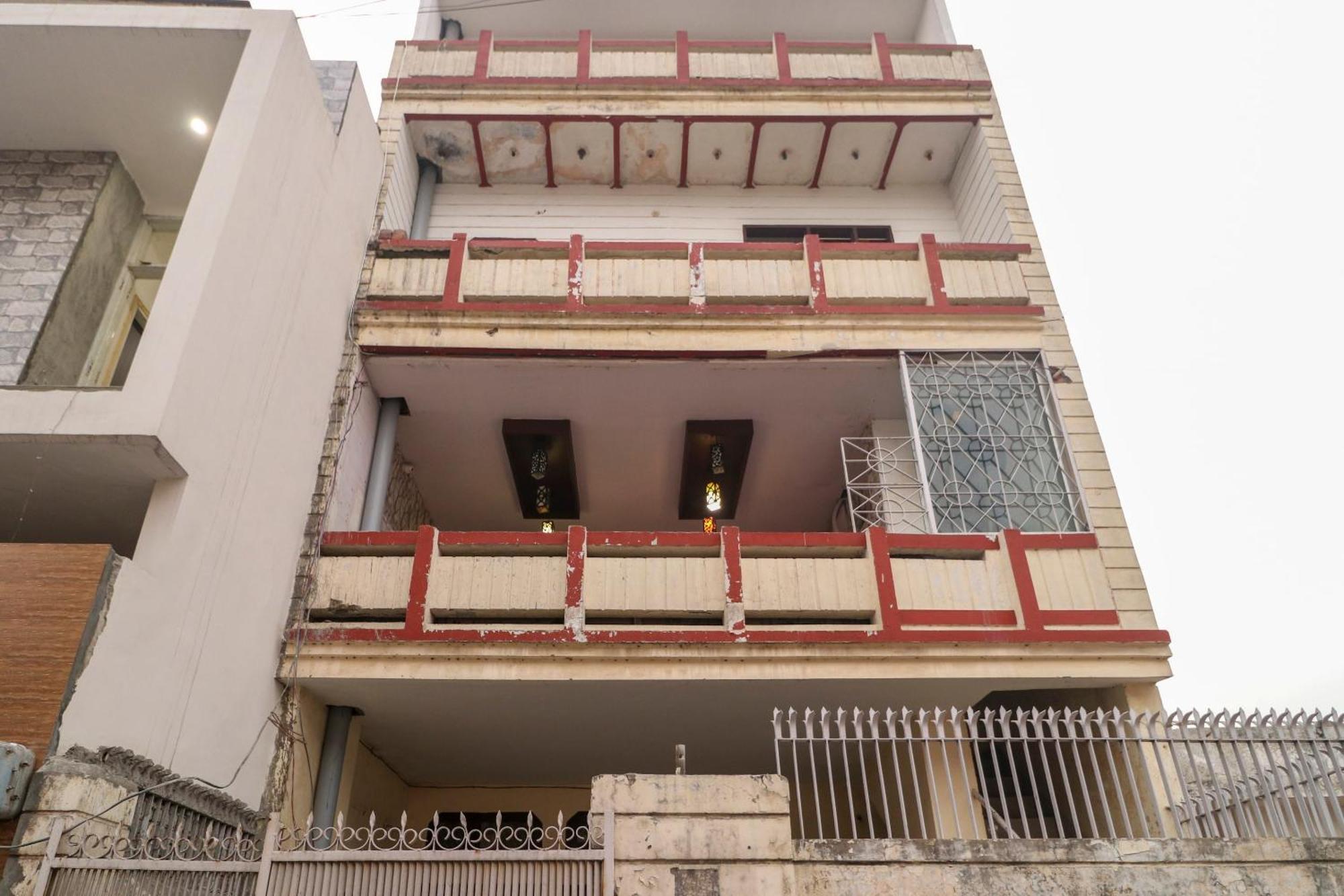 Hotel O Sky Garden Ludhiana Bagian luar foto