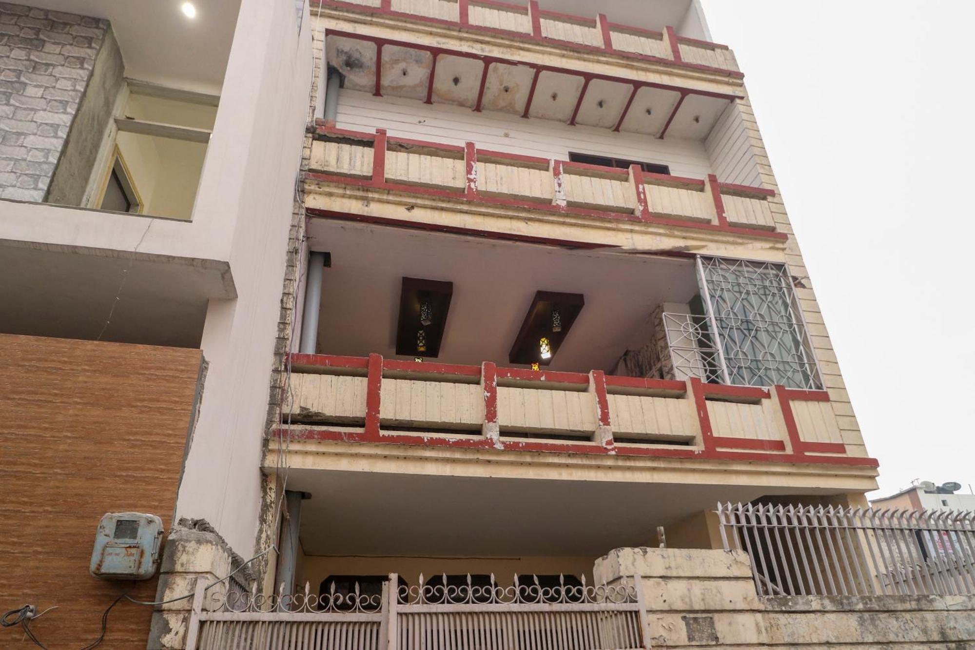 Hotel O Sky Garden Ludhiana Bagian luar foto